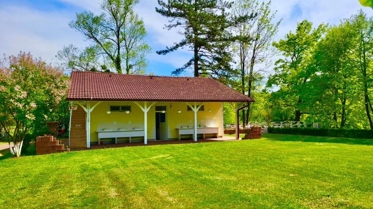 Una Kamp Otel Bosanska Krupa Dış mekan fotoğraf
